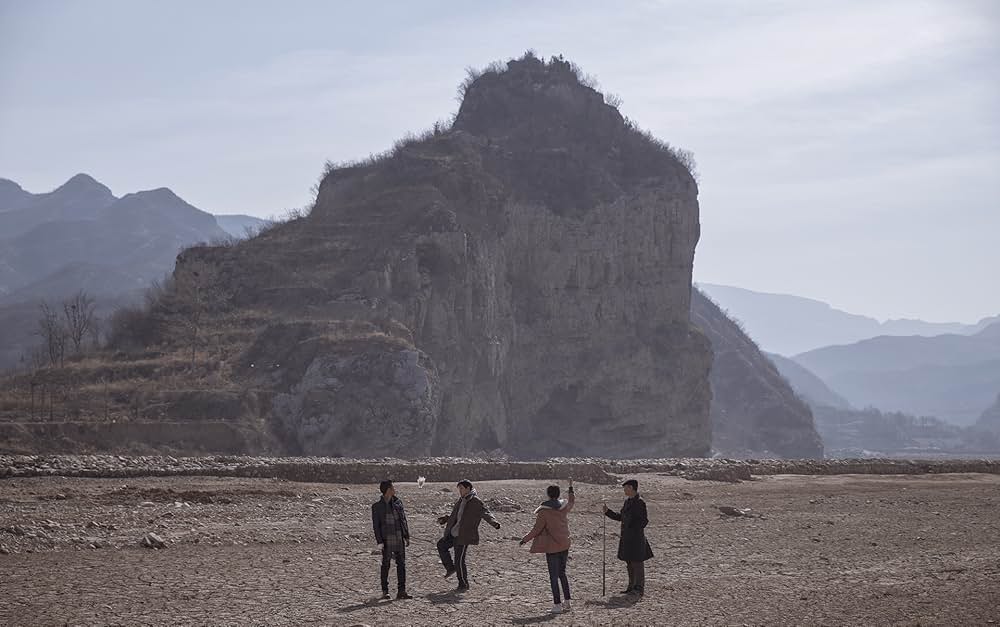 象は静かに座っているの画像