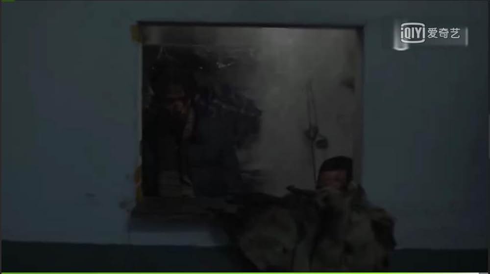 象は静かに座っているの画像