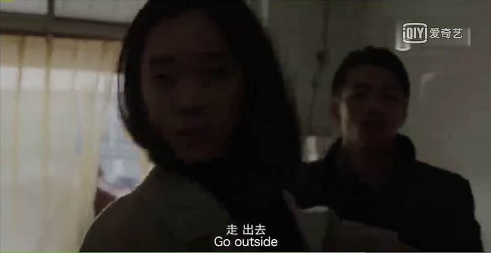 象は静かに座っているの画像