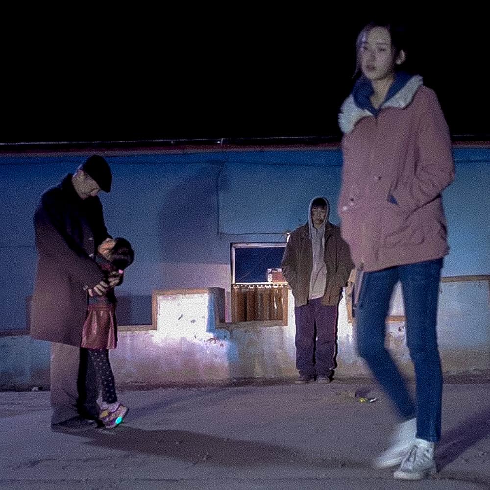 象は静かに座っているの画像