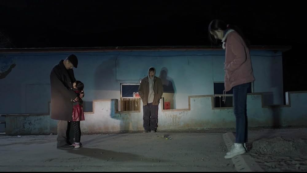 象は静かに座っているの画像