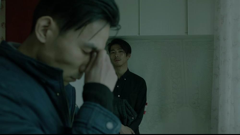 象は静かに座っているの画像