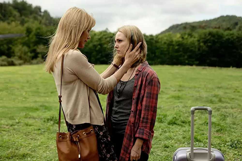 「ダーク・スクール」カースティ・ミッチェル & アナソフィア・ロブの画像