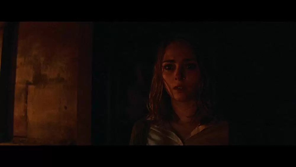 「ダーク・スクール」アナソフィア・ロブの画像