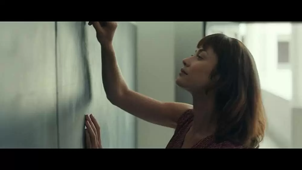 「15ミニッツ・ウォー」オルガ・キュリレンコの画像