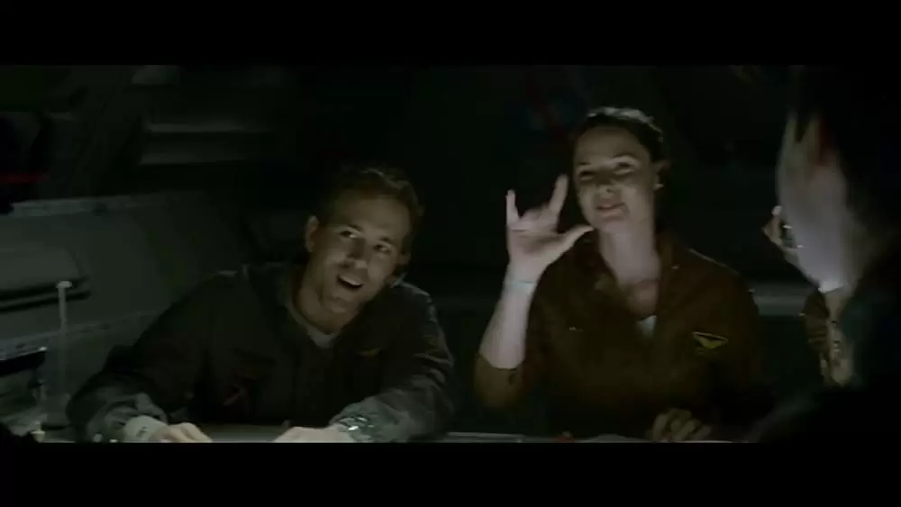 「ライフ（2017）」ライアン・レイノルズ & レベッカ・ファーガソンの画像