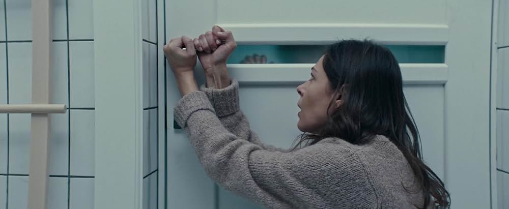 ストレイ 悲しみの化身の画像