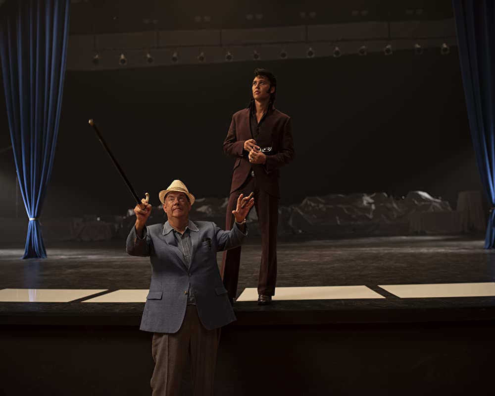 「エルヴィス」トム・ハンクス & オースティン・バトラーの画像