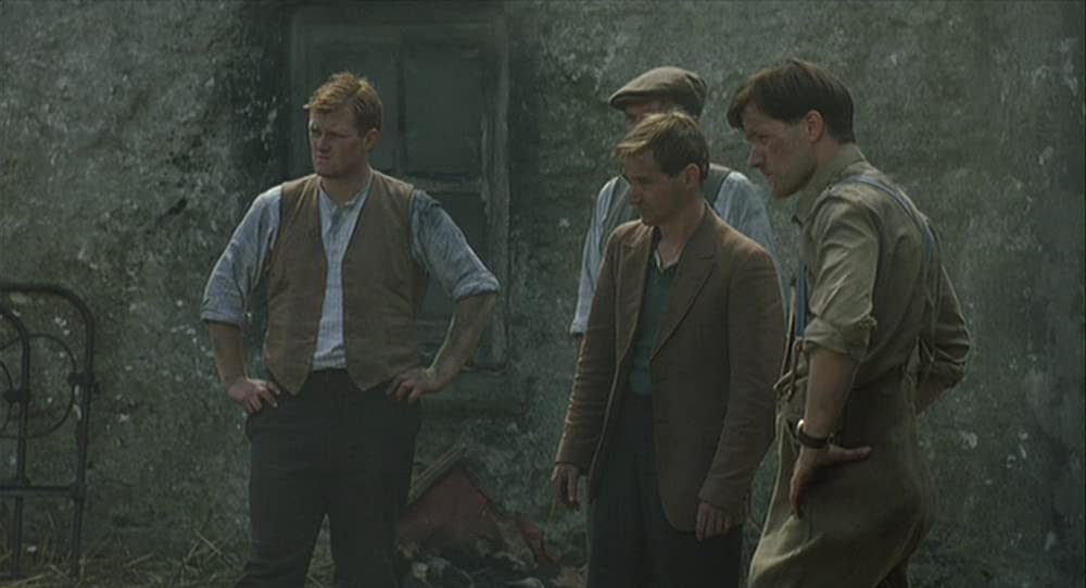 麦の穂をゆらす風の画像