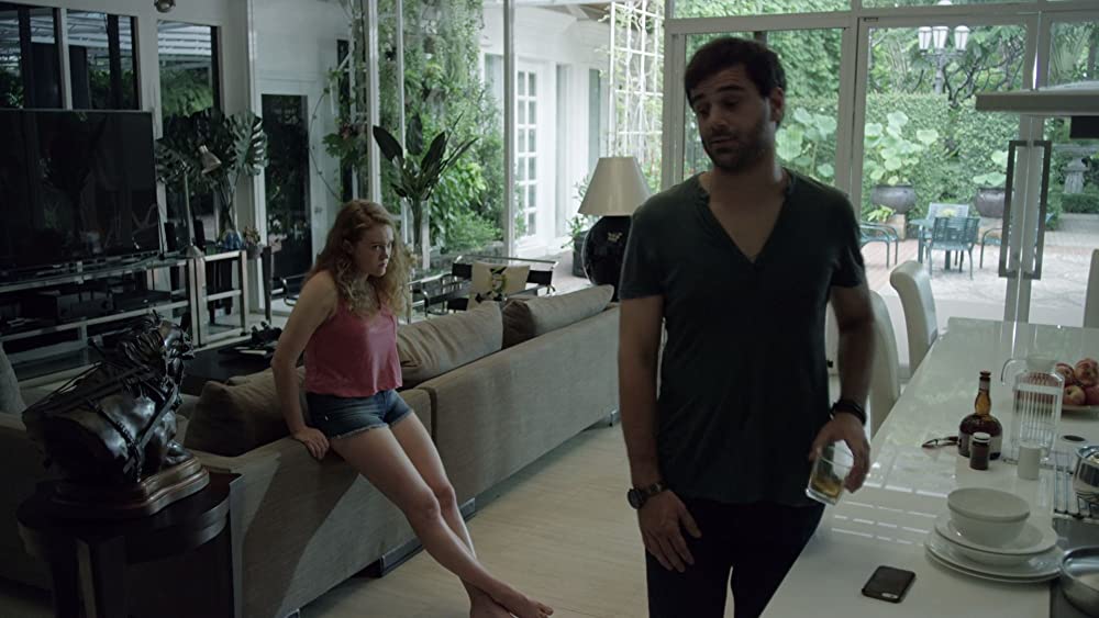 パラダイス女子刑務所の画像