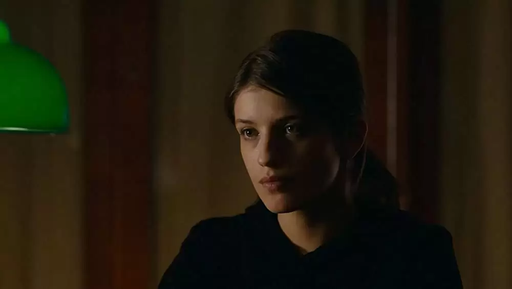 「ラン・スルー・ザ・ナイト」アンナ・シポスカヤの画像