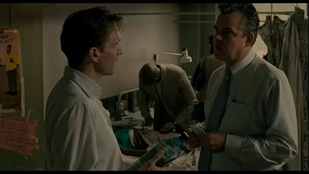 「ナイロビの蜂」レイフ・ファインズ & ダニー・ヒューストン & ユベール・クンデの画像