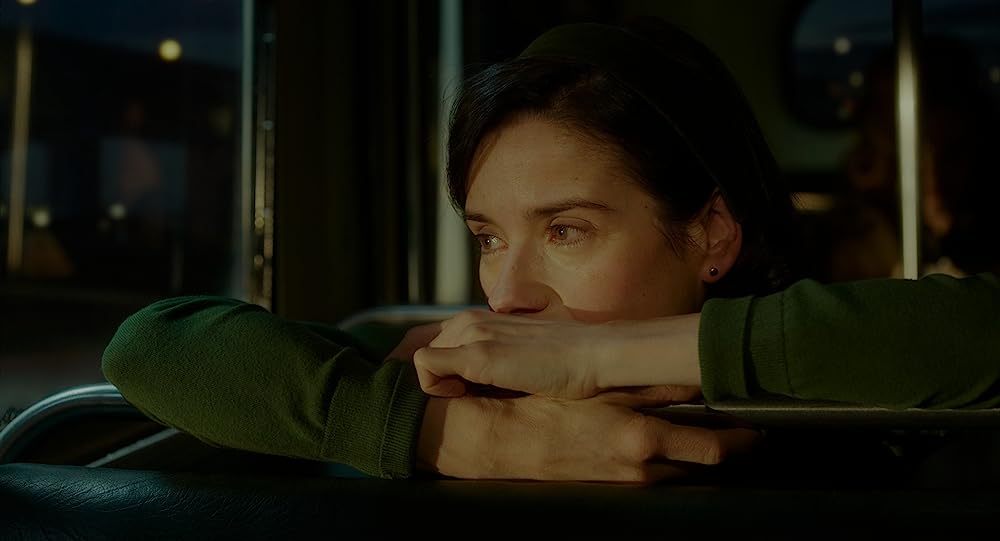 「シェイプ・オブ・ウォーター」サリー・ホーキンスの画像