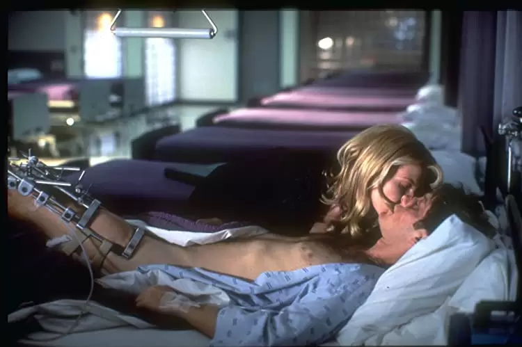 「クラッシュ」ジェームズ・スペイダー & デボラ・カーラ・アンガーの画像