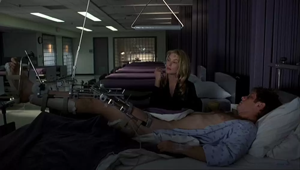 「クラッシュ」ジェームズ・スペイダー & デボラ・カーラ・アンガーの画像