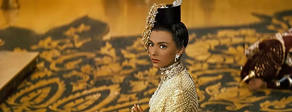 「王様と私」リタ・モレノの画像