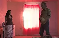 「メルキアデス・エストラーダの3度の埋葬」トミー・リー・ジョーンズ & バネッサ・ボーシェの画像