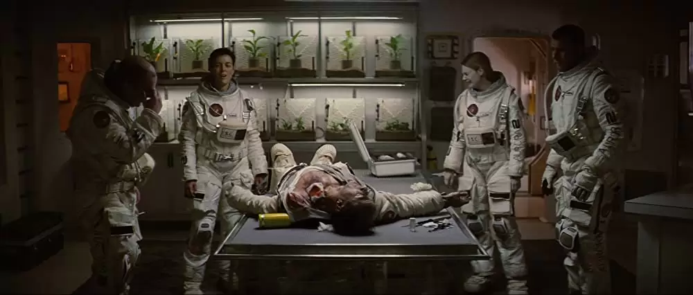 「ラスト・デイズ・オン・マーズ」イライアス・コティーズ & リーブ・シュレイバー & ロモーラ・ガライ & ジョニー・ハリス & オリビア・ウィリアムズの画像