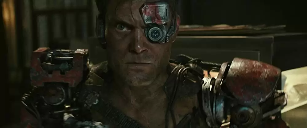 「アリータ：バトル・エンジェル」キャスパー・バン・ディーンの画像