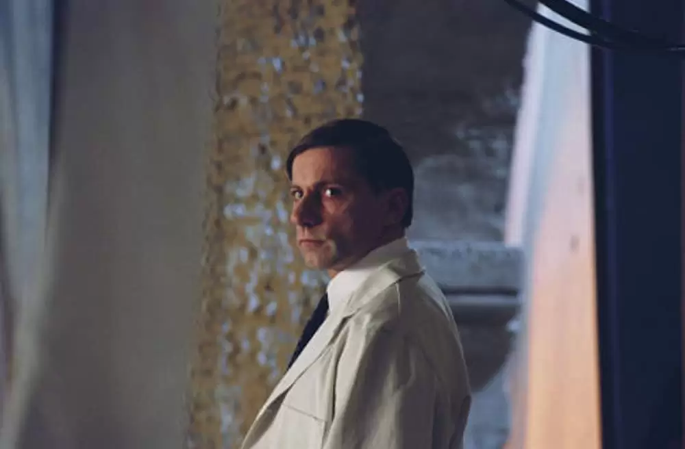 「クライシス・オブ・アメリカ」サイモン・マクバーニーの画像