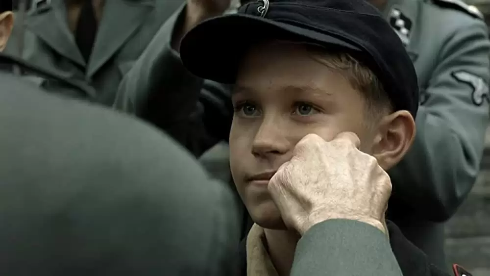 「ヒトラー 〜最期の12日間〜」Donevan Guniaの画像