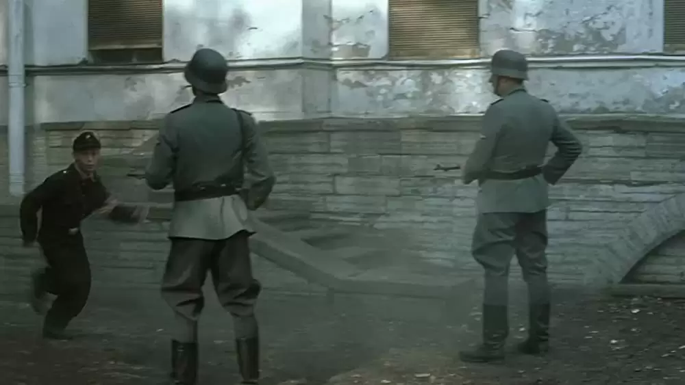 「ヒトラー 〜最期の12日間〜」Donevan Guniaの画像