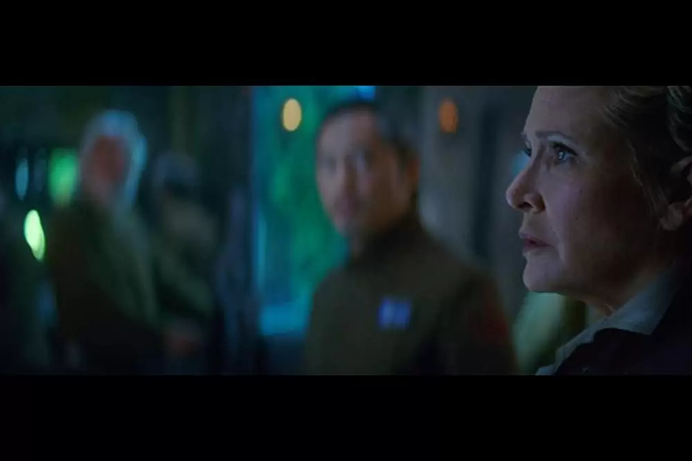 「スター・ウォーズ／フォースの覚醒」キャリー・フィッシャー & ケン・レオンの画像