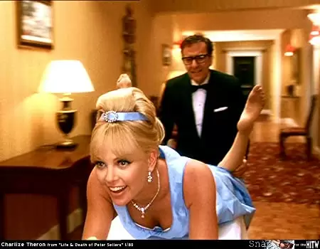 「ピーター・セラーズの愛し方 〜ライフ・イズ・コメディ！」シャーリーズ・セロン & ジェフリー・ラッシュの画像