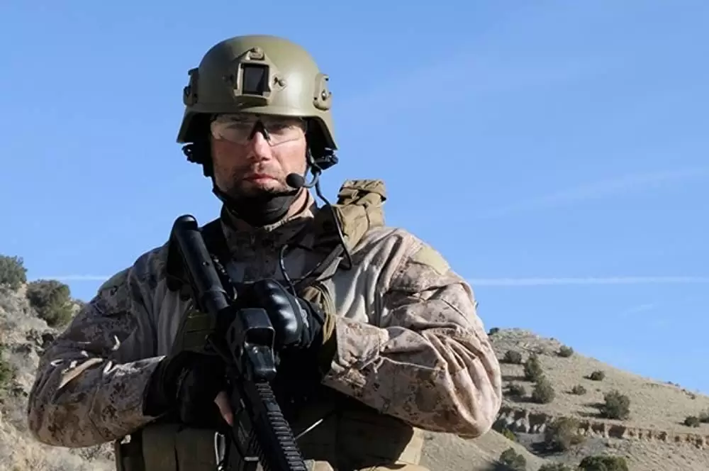 「ネイビーシールズ：チーム6」アンソン・マウントの画像