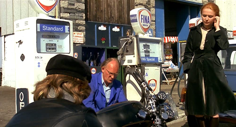 悪魔の墓場の画像