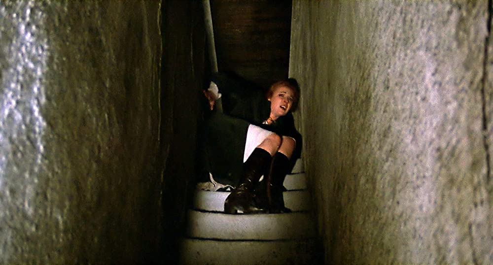 悪魔の墓場の画像