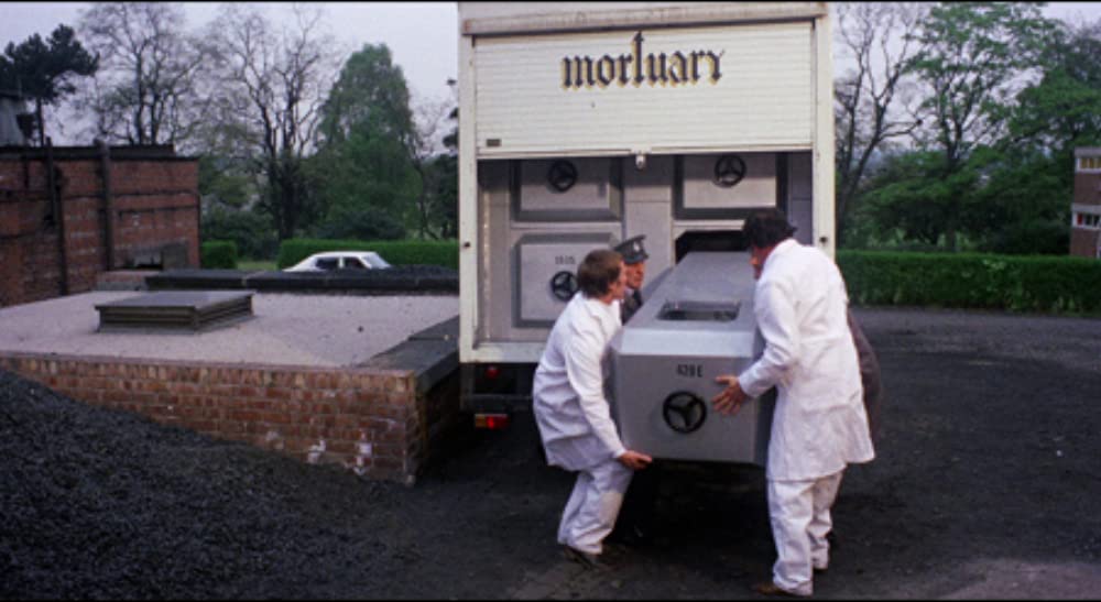 悪魔の墓場の画像