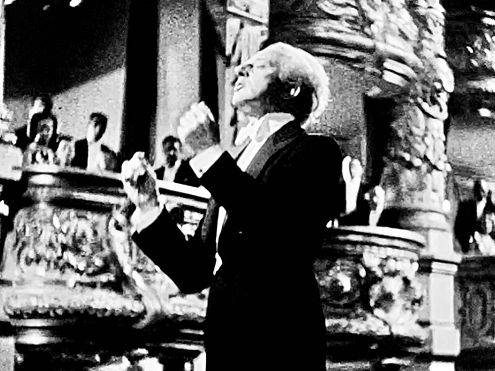 オーケストラの少女の画像