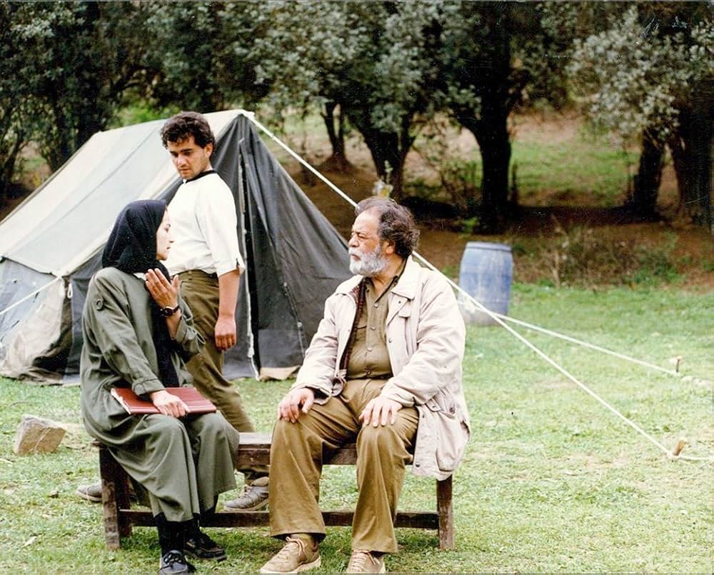 オリーブの林をぬけての画像