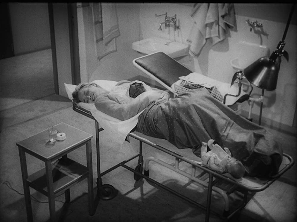 女はそれを待っているの画像