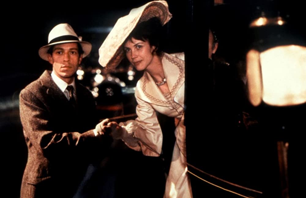 仮面の中のアリアの画像