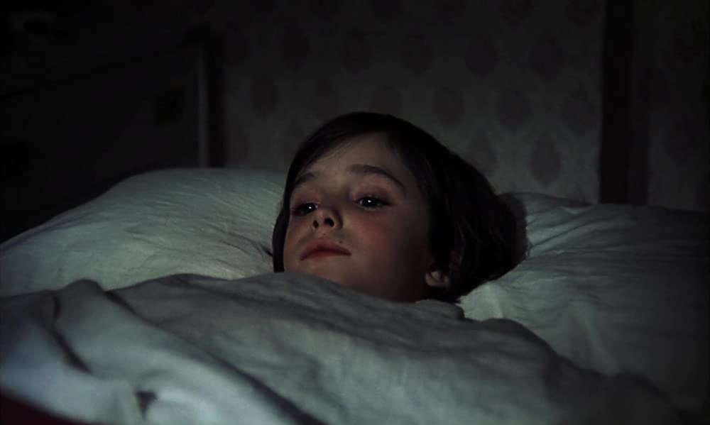 「カラスの飼育」アナ・トレントの画像