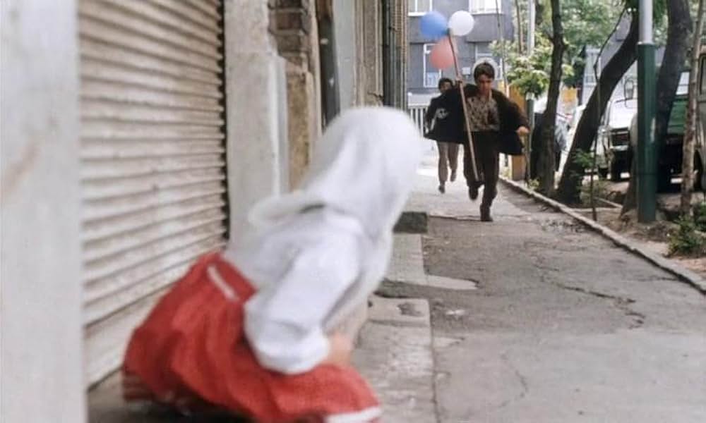 白い風船の画像