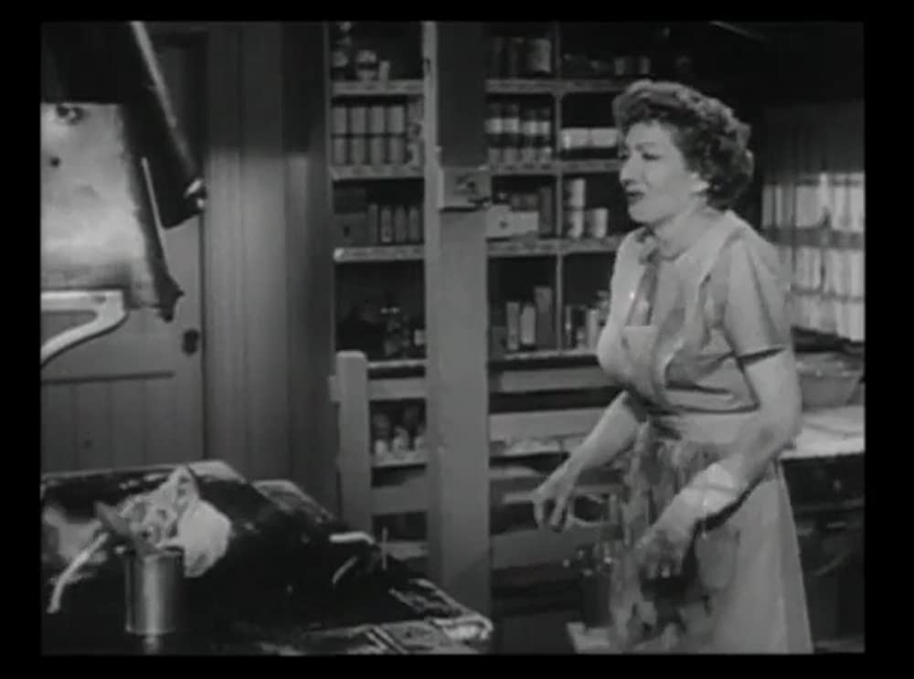 「卵と私」クローデット・コルベールの画像