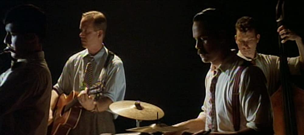 ネオン・バイブルの画像