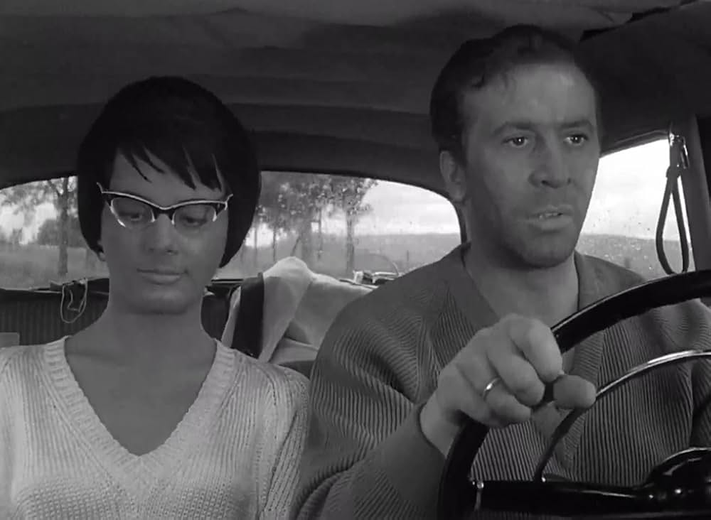 水の中のナイフの画像