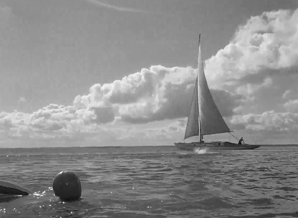 水の中のナイフの画像