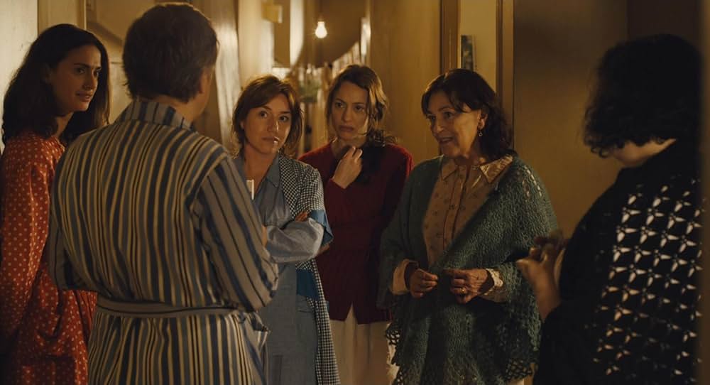 屋根裏部屋のマリアたちの画像