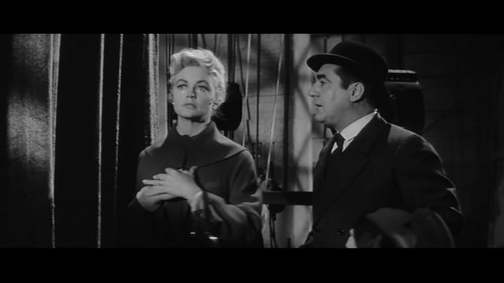 千の顔を持つ男の画像