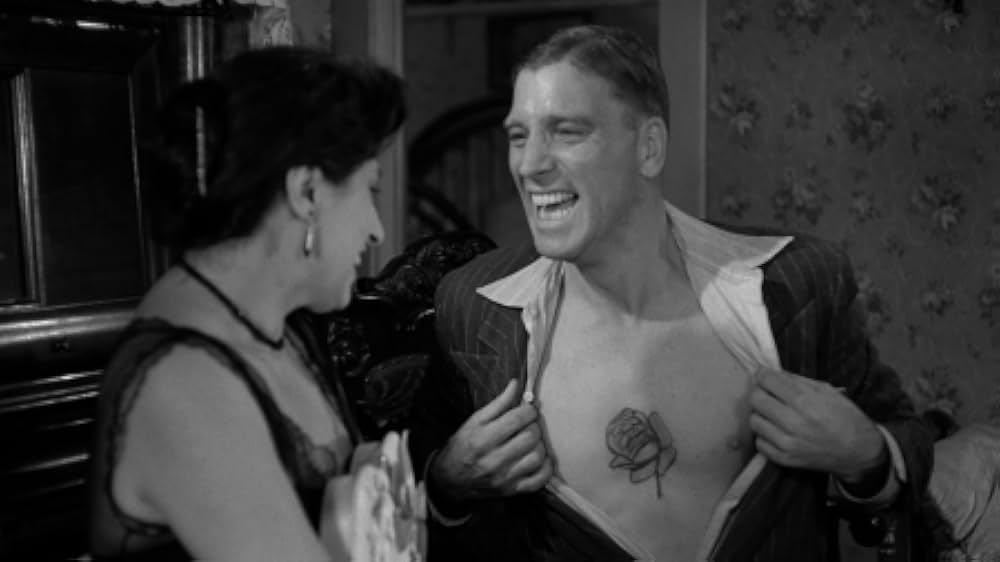 バラの刺青の画像