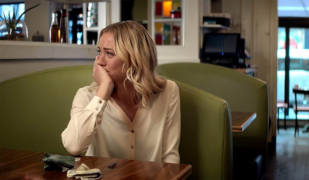 白い闇の女の画像