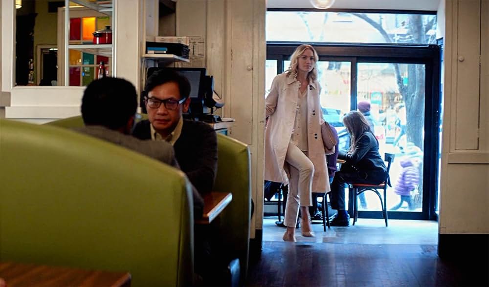 白い闇の女の画像