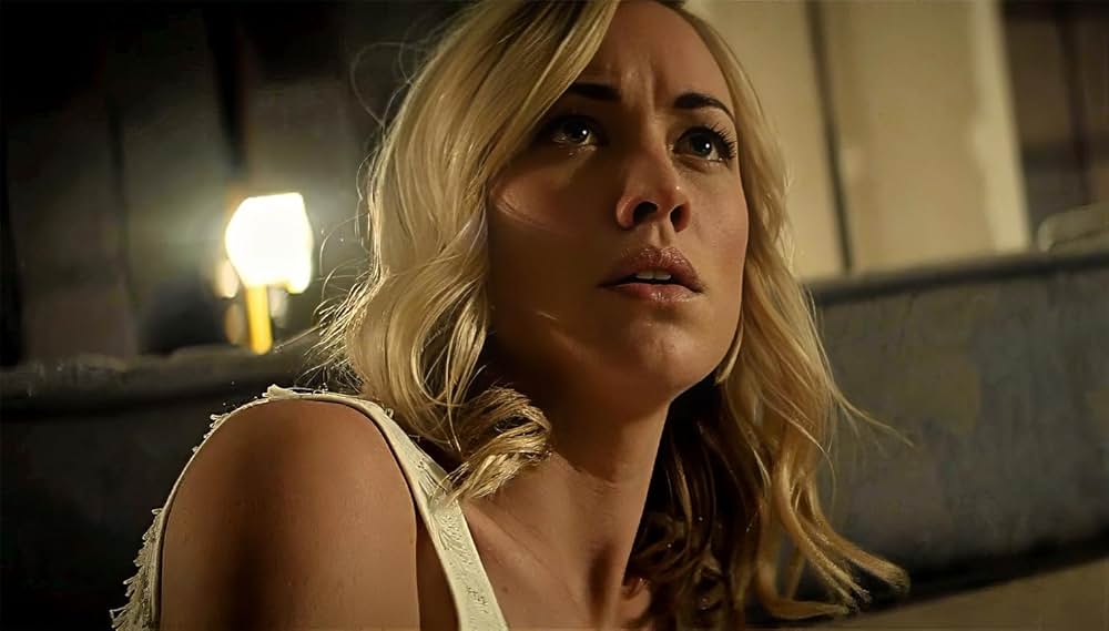 白い闇の女の画像