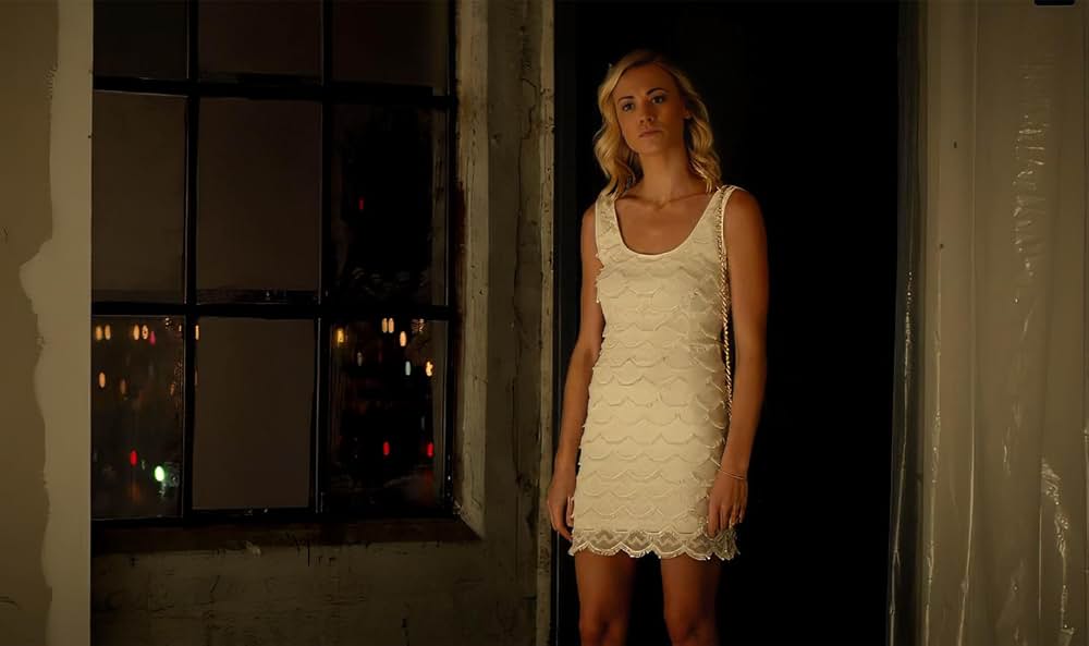 白い闇の女の画像