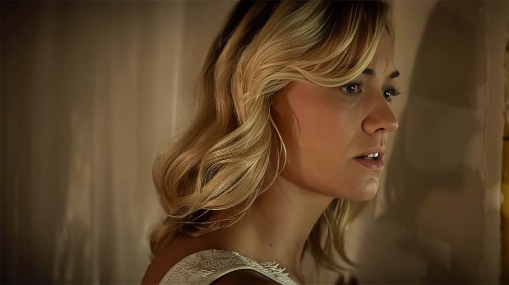 白い闇の女の画像